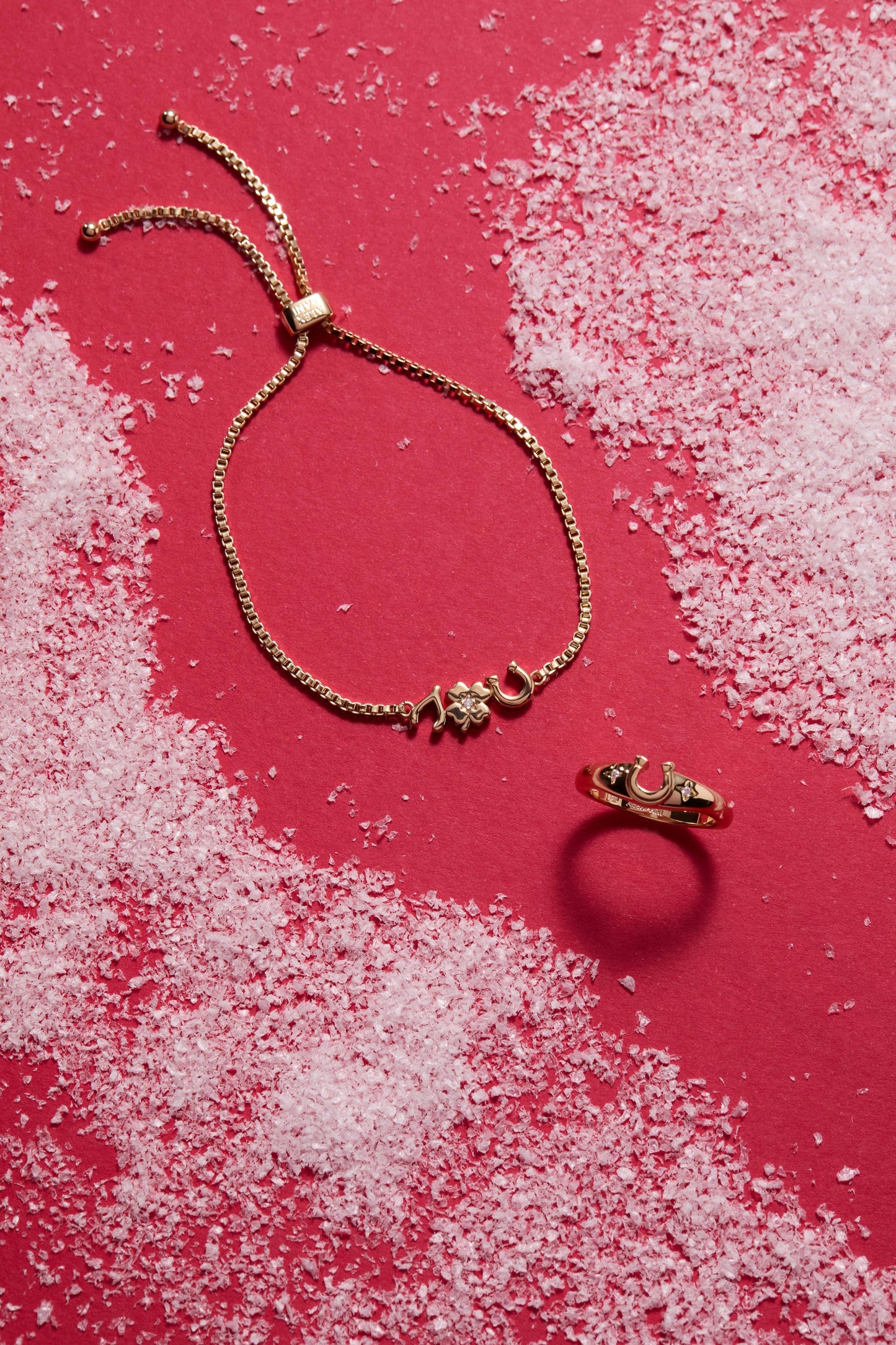 Lucky Horseshoe Ring: Gold