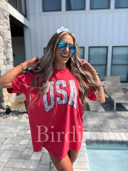 USA Daisy Graphic Tee on Paprika