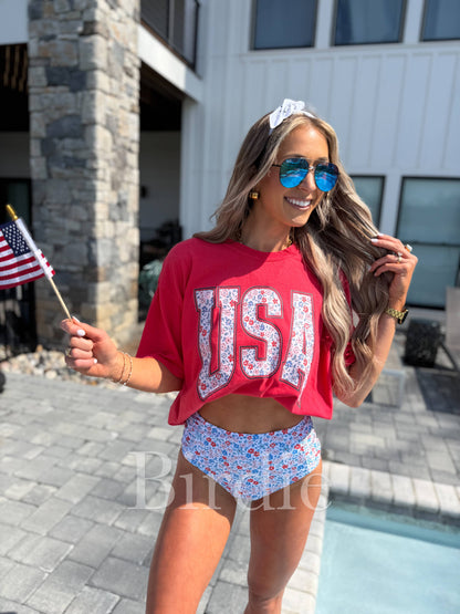USA Daisy Graphic Tee on Paprika
