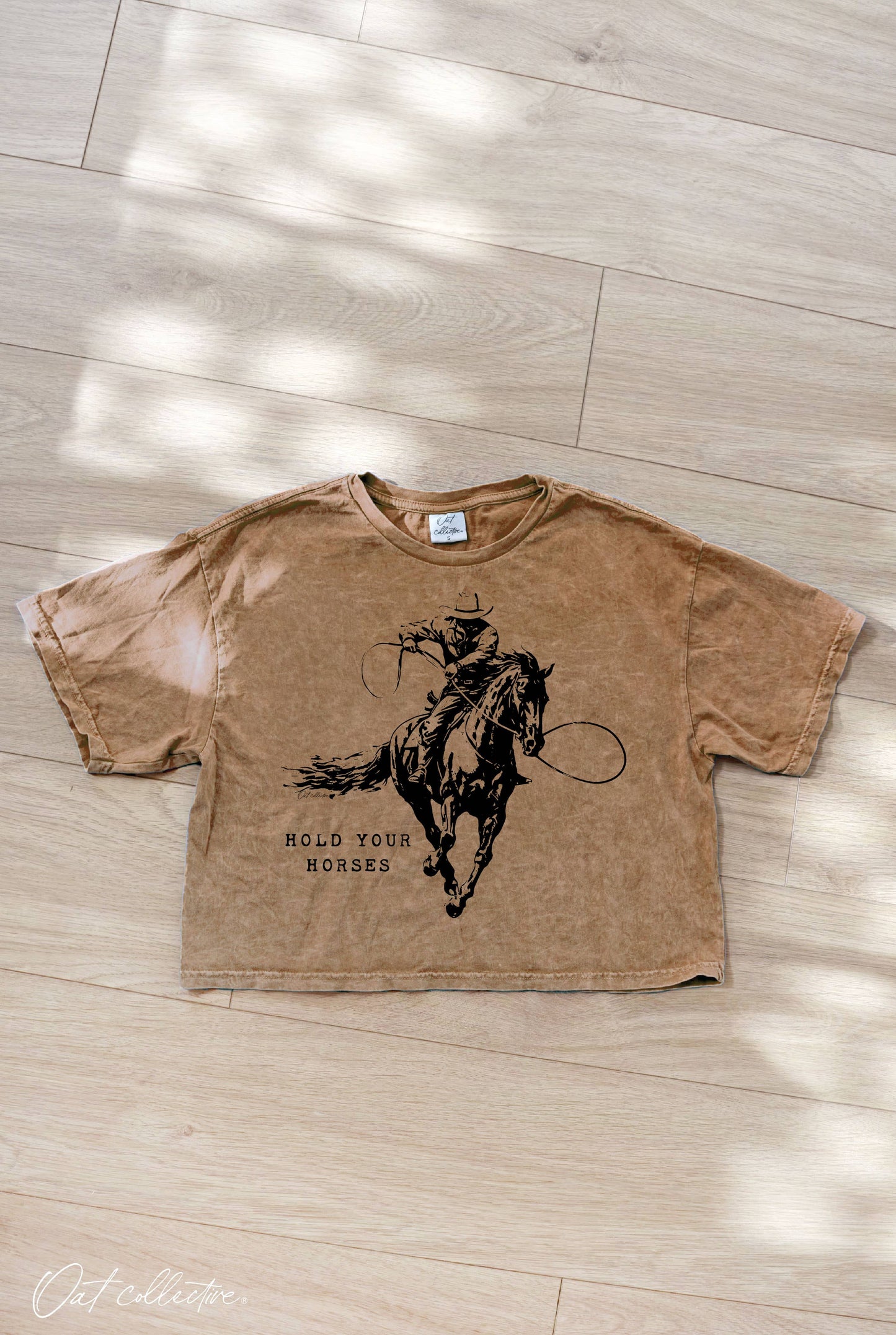 HOLD YOUR HORSES Cropped Mineral Graphic Top