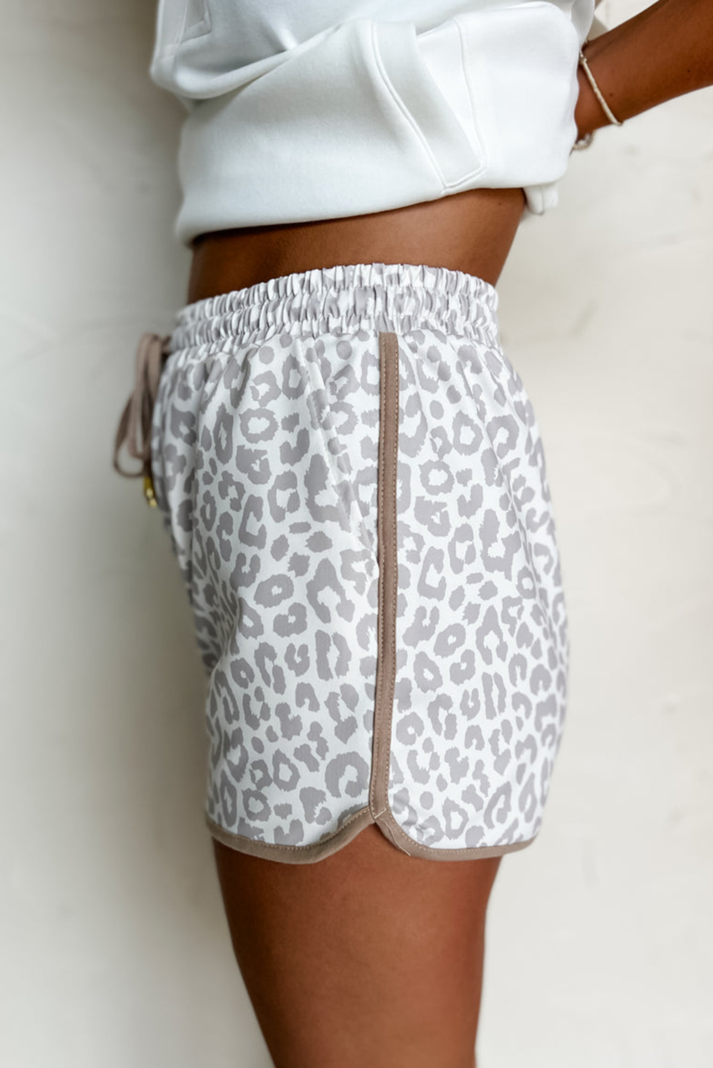 Leopard Elastic Waist Contrast Trim Casual Shorts