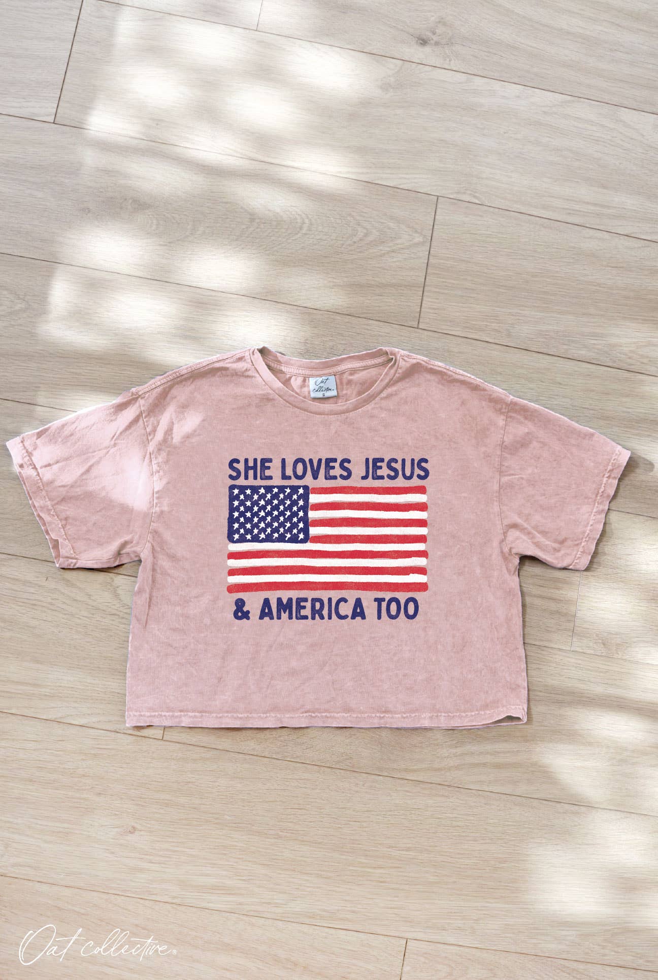 SHE LOVES JESUS AND AMERICA TOO Cropped Mineral Graphic Top