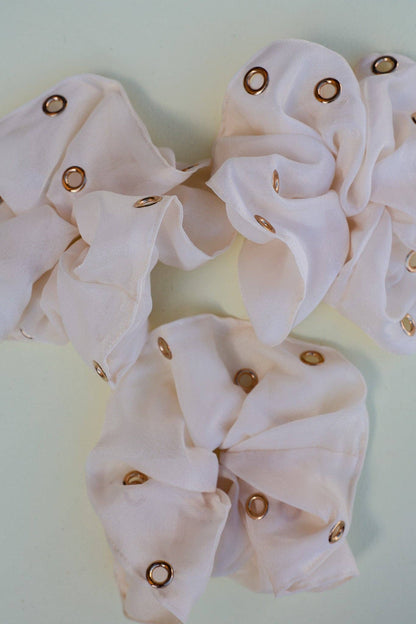 GROMMET JUMBO SCRUNCHIE: WITH CHARMS
